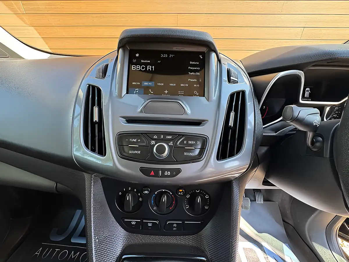 Used 2017 Ford Transit Connect 240 Limited Black - Interior and Exterior details 18