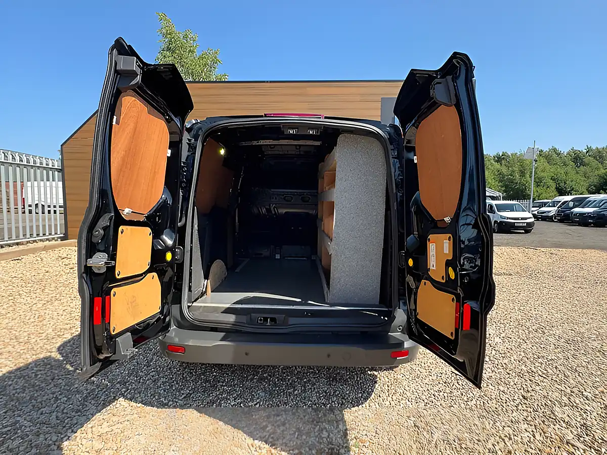 Used 2017 Ford Transit Connect 240 Limited Black - Interior and Exterior details 5