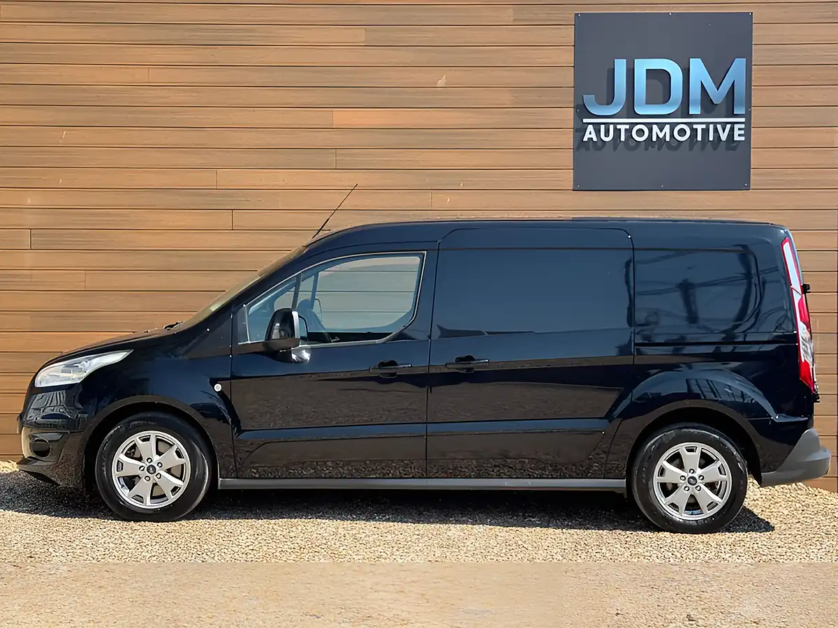 Used 2017 Ford Transit Connect 240 Limited Black - Interior and Exterior details 7