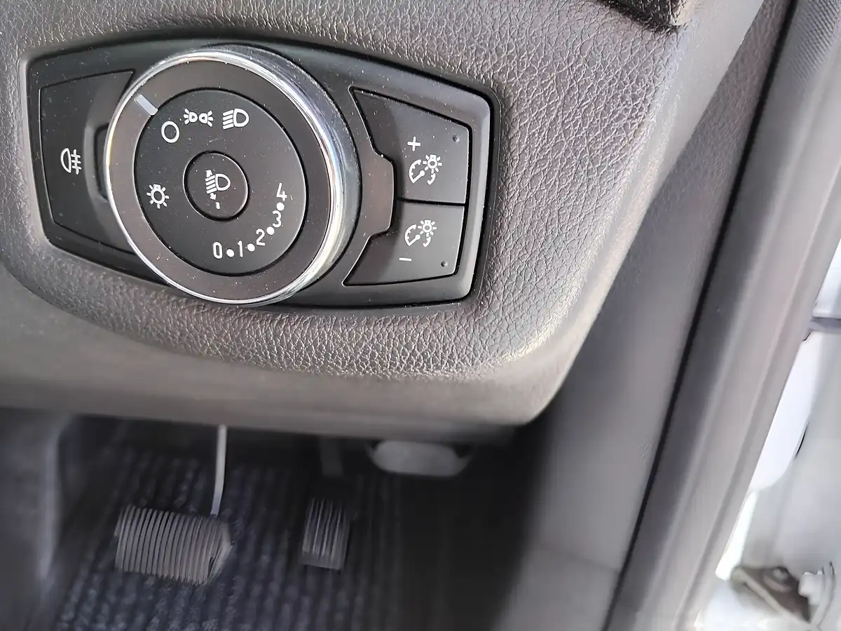 Used 2017 Ford Transit Connect Automatic White - Interior and Exterior details 15