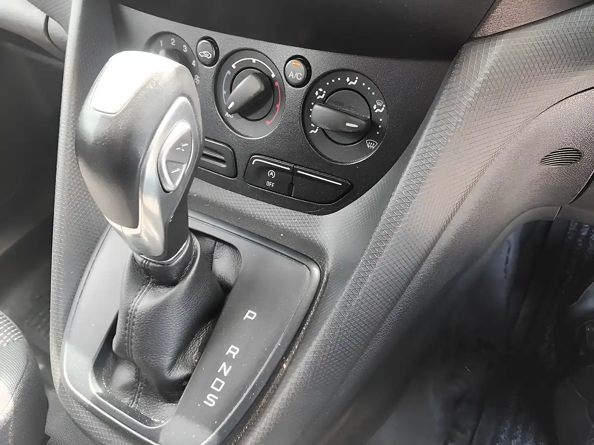 Used 2017 Ford Transit Connect Automatic White - Interior and Exterior details 18