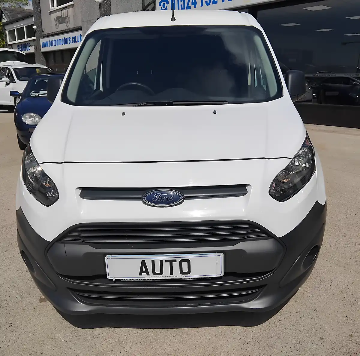 Used 2017 Ford Transit Connect Automatic White - Interior and Exterior details 3