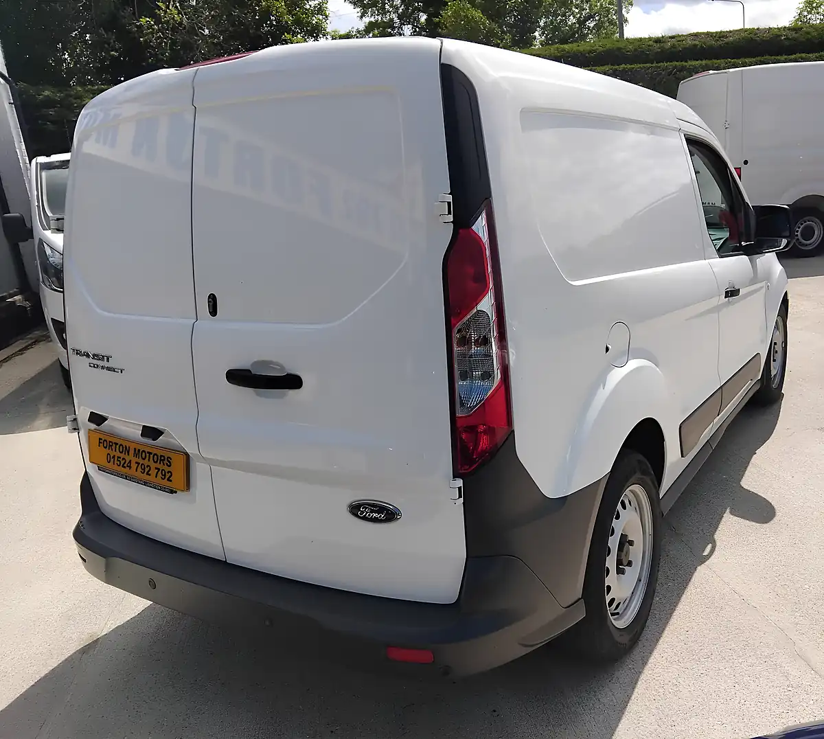 Used 2017 Ford Transit Connect Automatic White - Interior and Exterior details 9