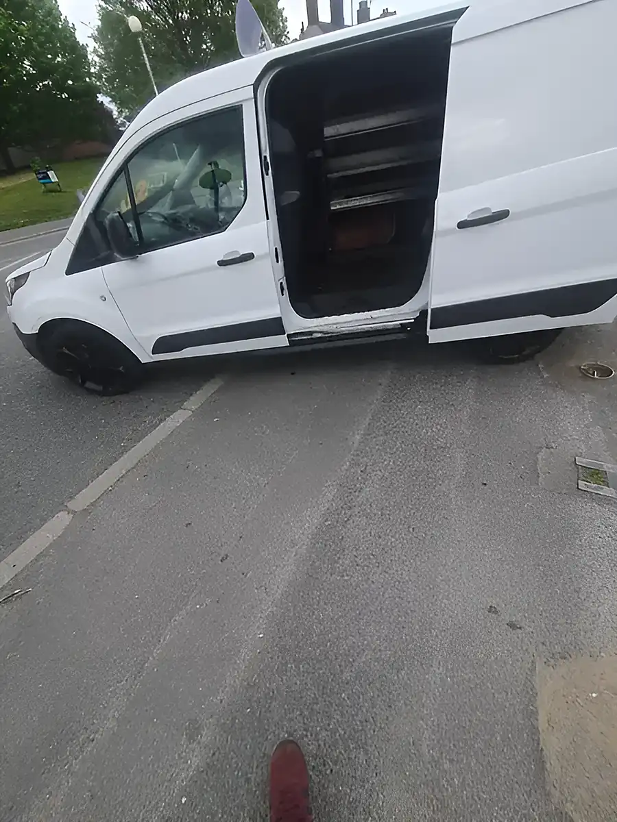 Used 2017 Ford Transit Connect L2 Long Wheelbase - Interior and Exterior details 12