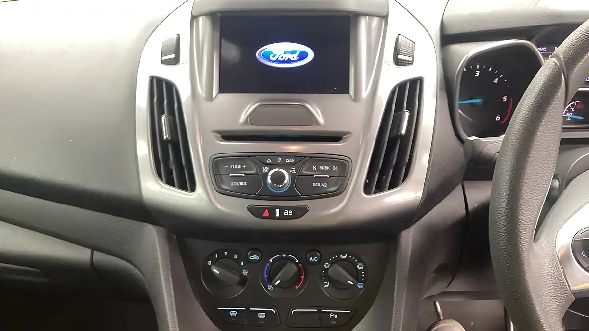 Used 2017 Ford Transit Connect Trend Nav Lwb White - Interior and Exterior details 12