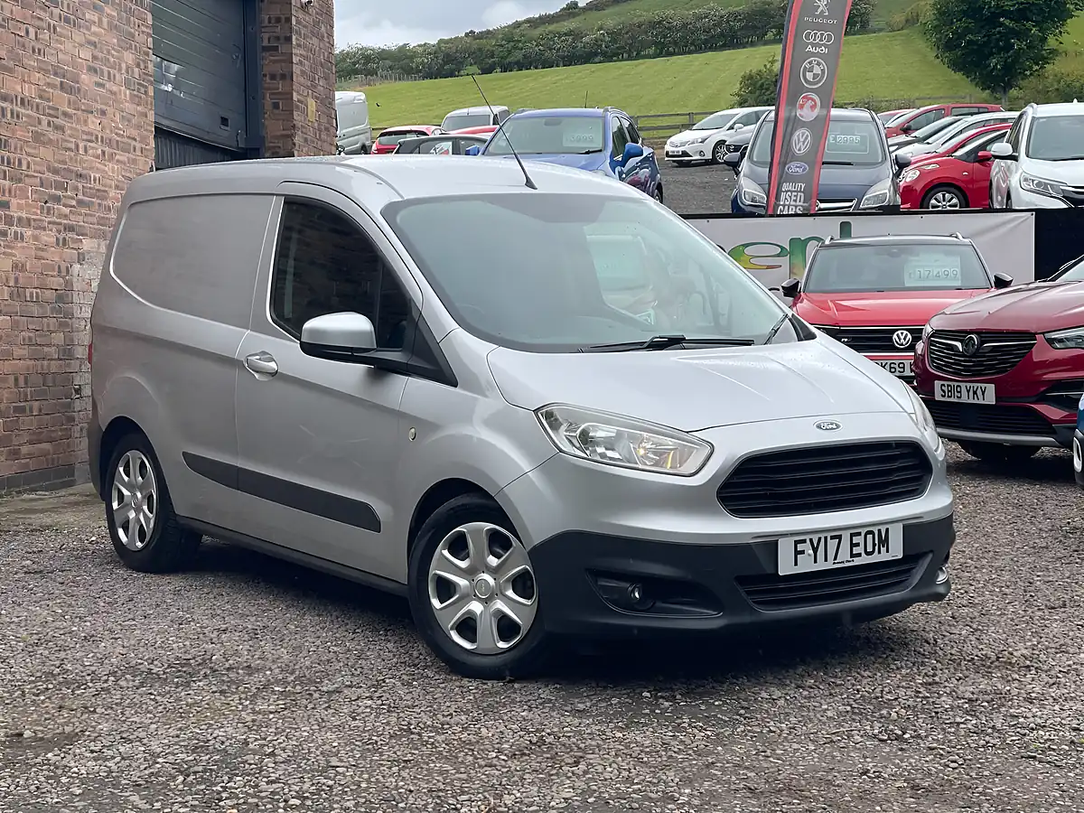 Used 2017 Ford Transit Courier Trend Silver - Front View
