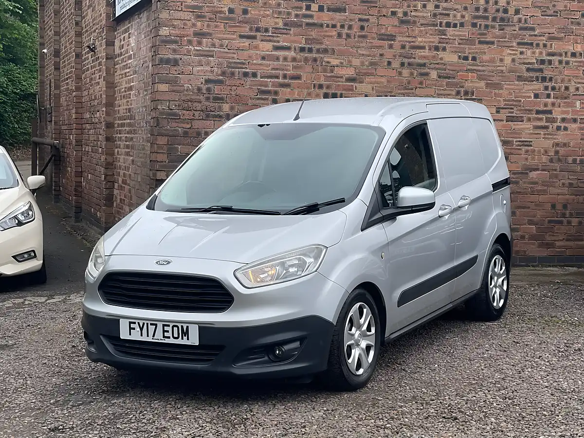 Used 2017 Ford Transit Courier Trend Silver - Interior and Exterior details 5