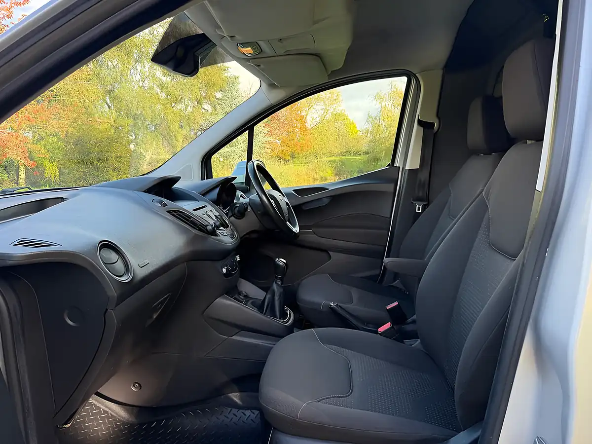 Used 2017 Ford Transit Courier Trend Silver - Interior and Exterior details 16