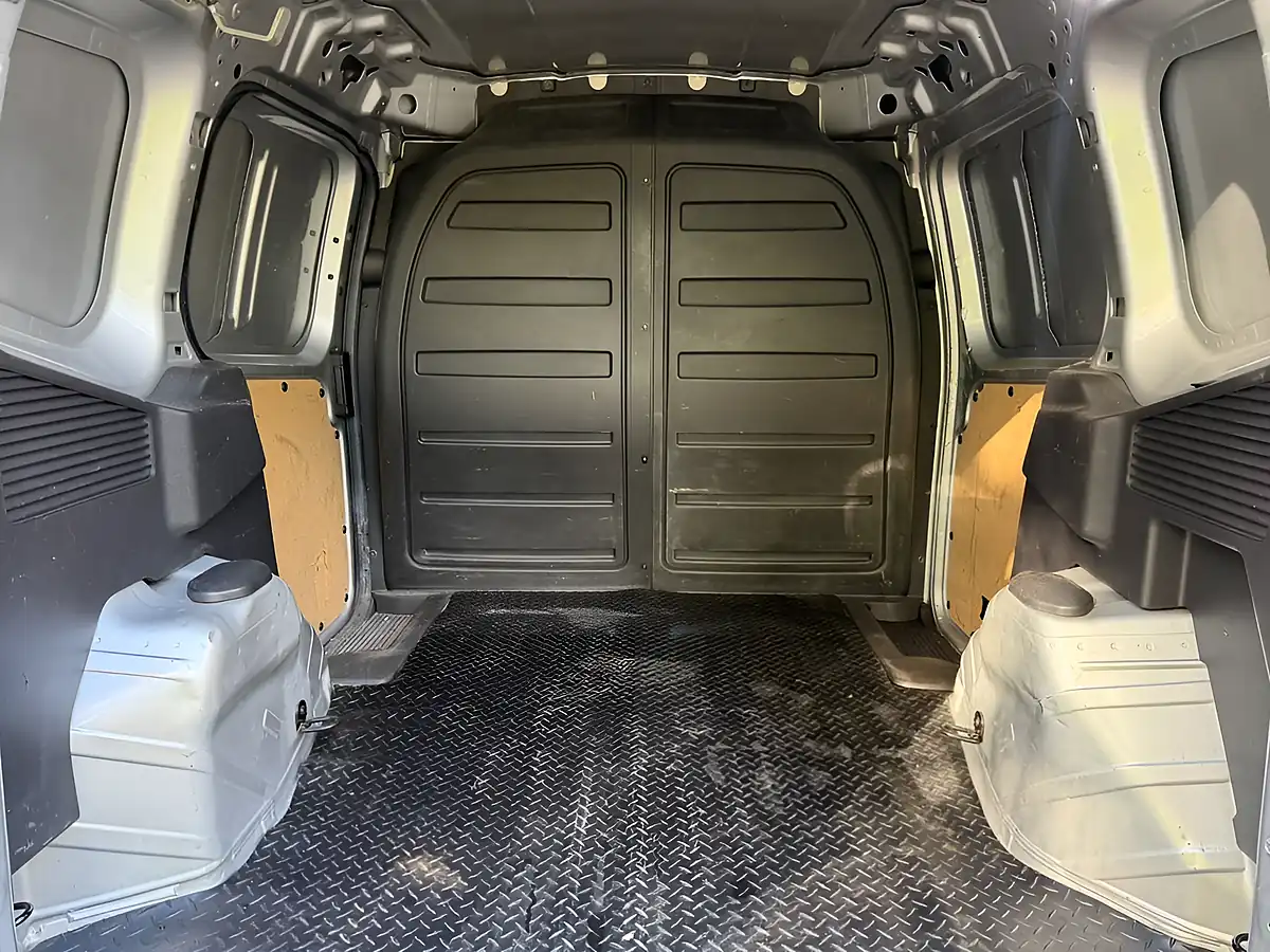 Used 2017 Ford Transit Courier Trend Silver - Interior and Exterior details 20