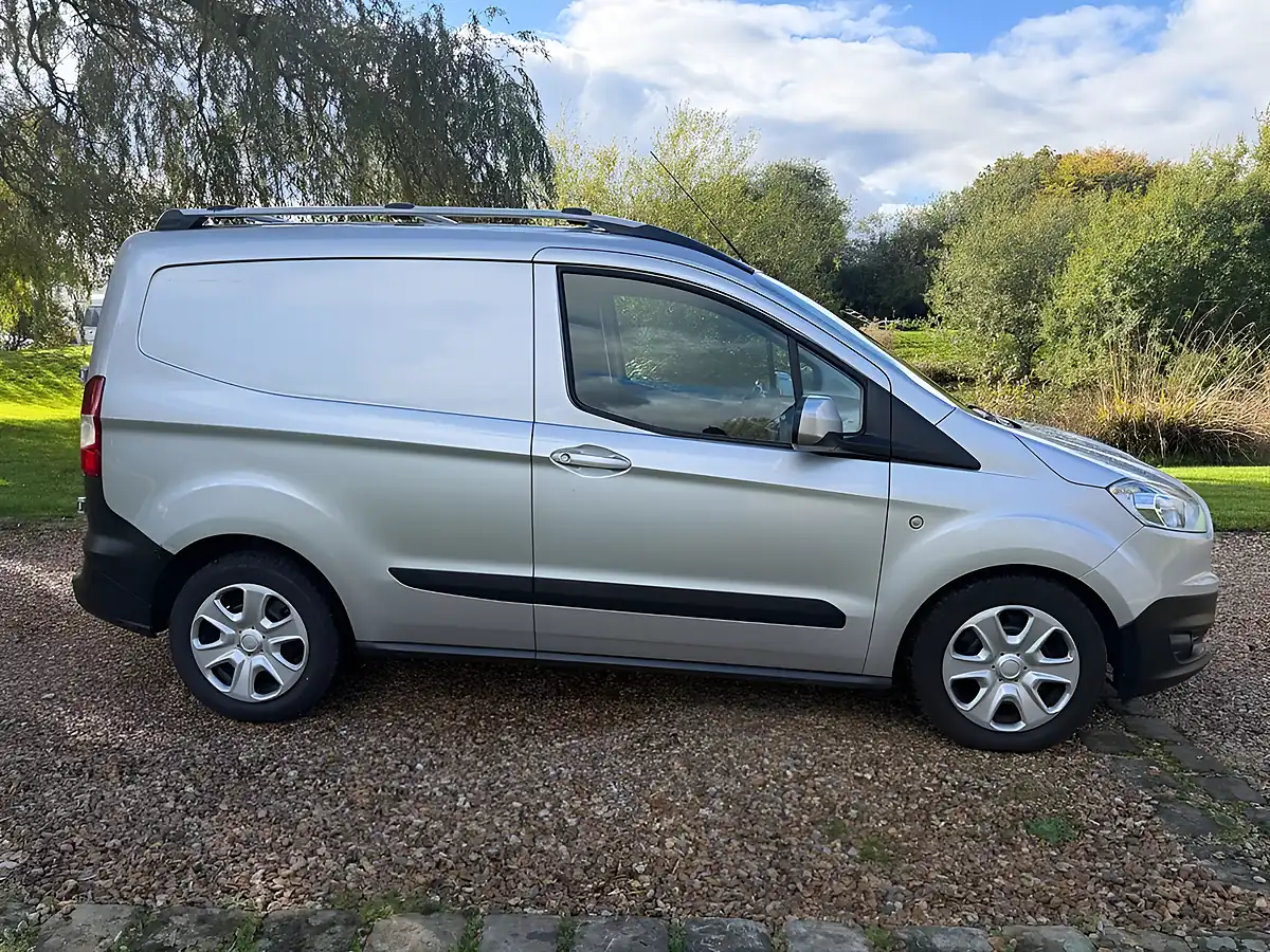 Used 2017 Ford Transit Courier Trend Silver - Interior and Exterior details 6