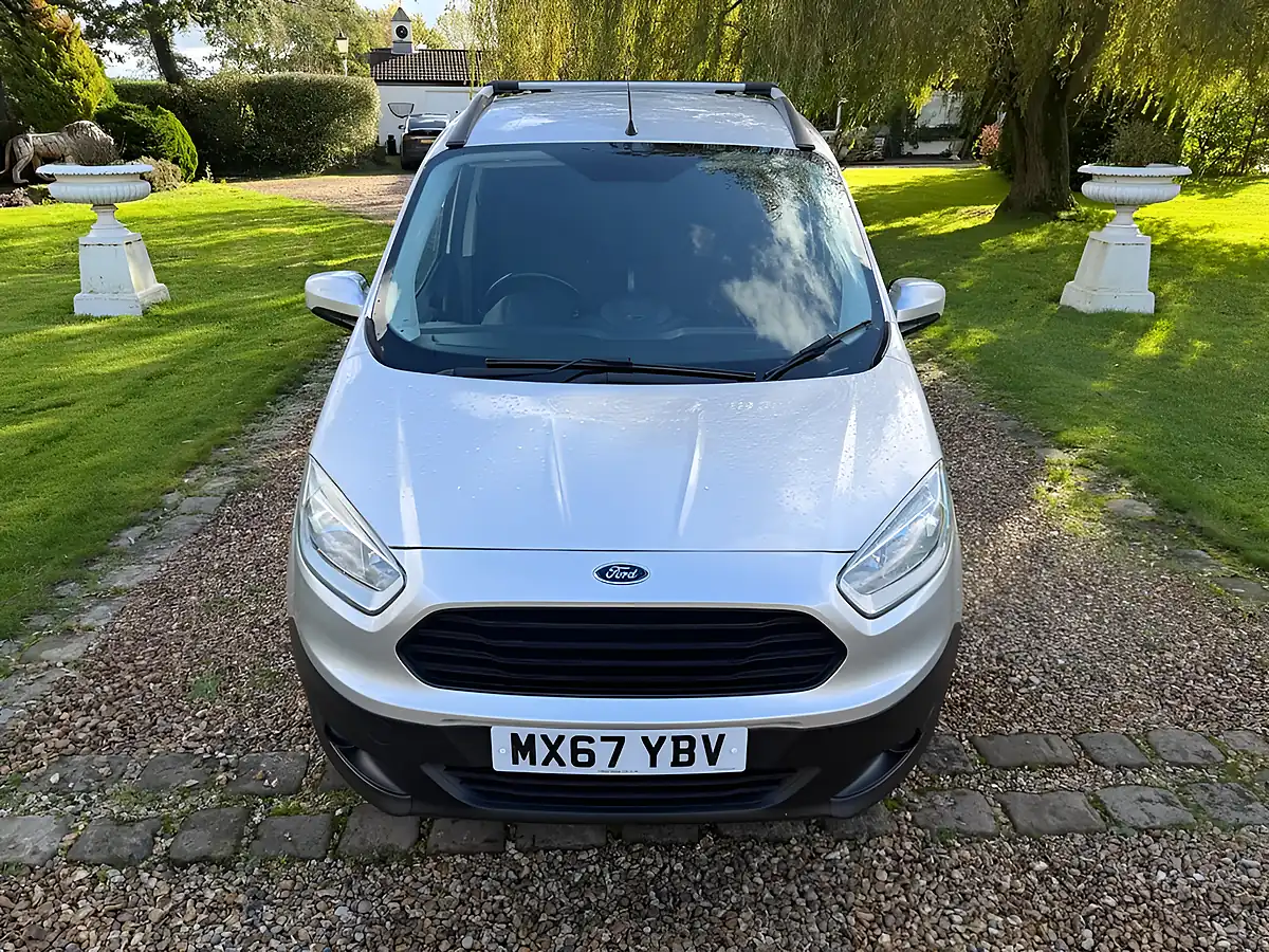 Used 2017 Ford Transit Courier Trend Silver - Interior and Exterior details 8