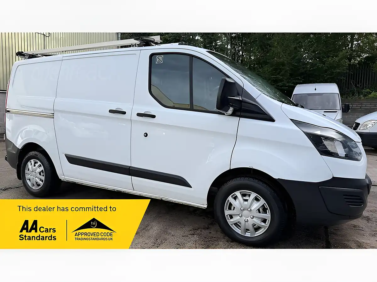 Used 2017 Ford Transit Custom 250 Panel Van White - Front View