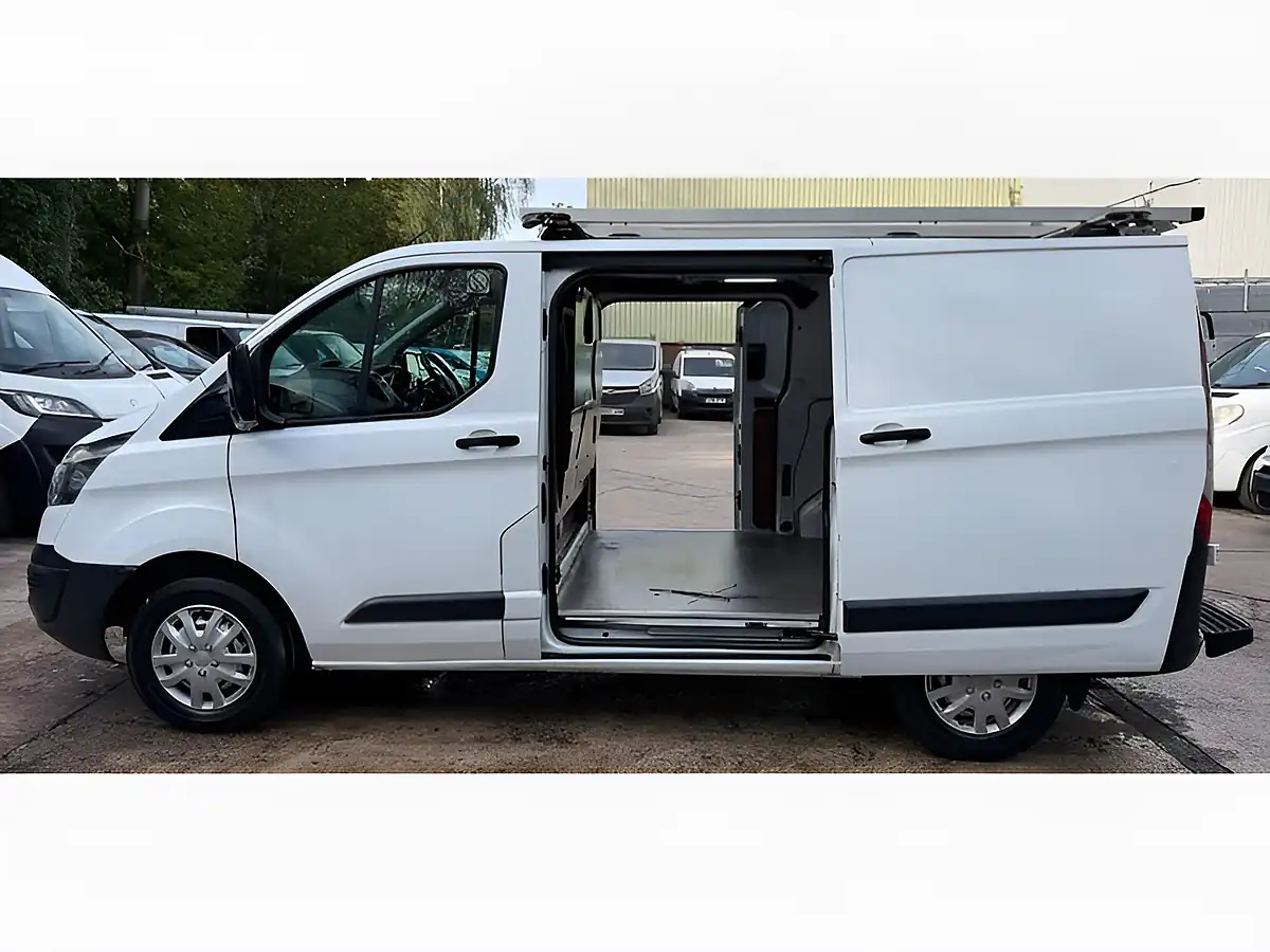 Used 2017 Ford Transit Custom 250 Panel Van White - Interior and Exterior details 18
