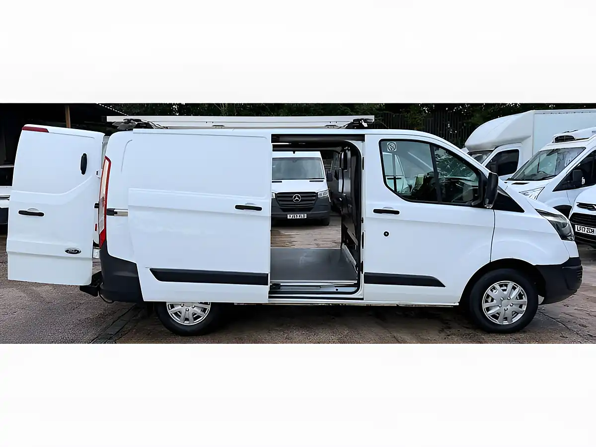 Used 2017 Ford Transit Custom 250 Panel Van White - Interior and Exterior details 19