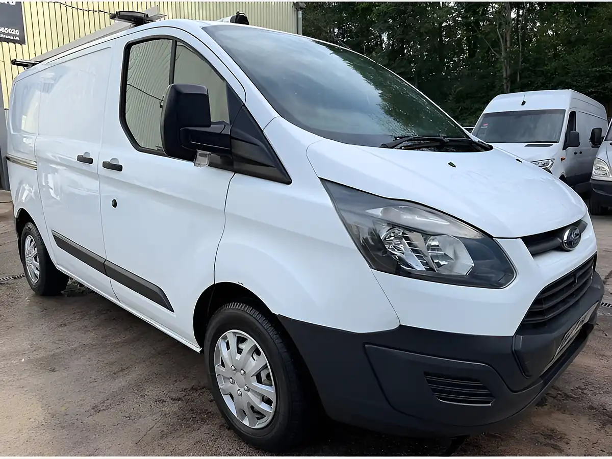 Used 2017 Ford Transit Custom 250 Panel Van White - Interior and Exterior details 3
