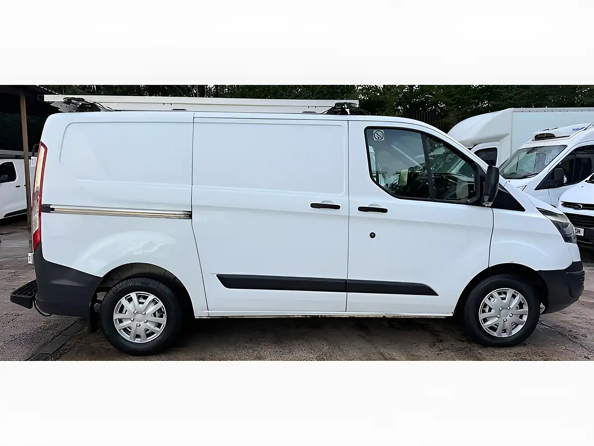 Used 2017 Ford Transit Custom 250 Panel Van White - Interior and Exterior details 6