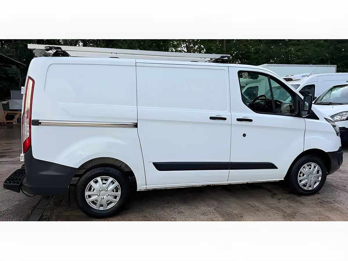 Used 2017 Ford Transit Custom 250 Panel Van White - Interior and Exterior details 7