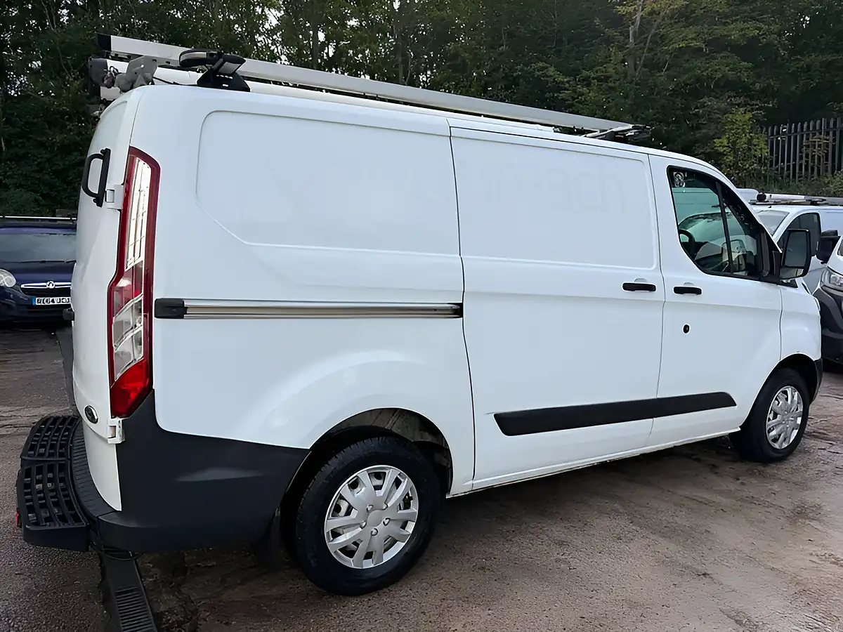 Used 2017 Ford Transit Custom 250 Panel Van White - Interior and Exterior details 8