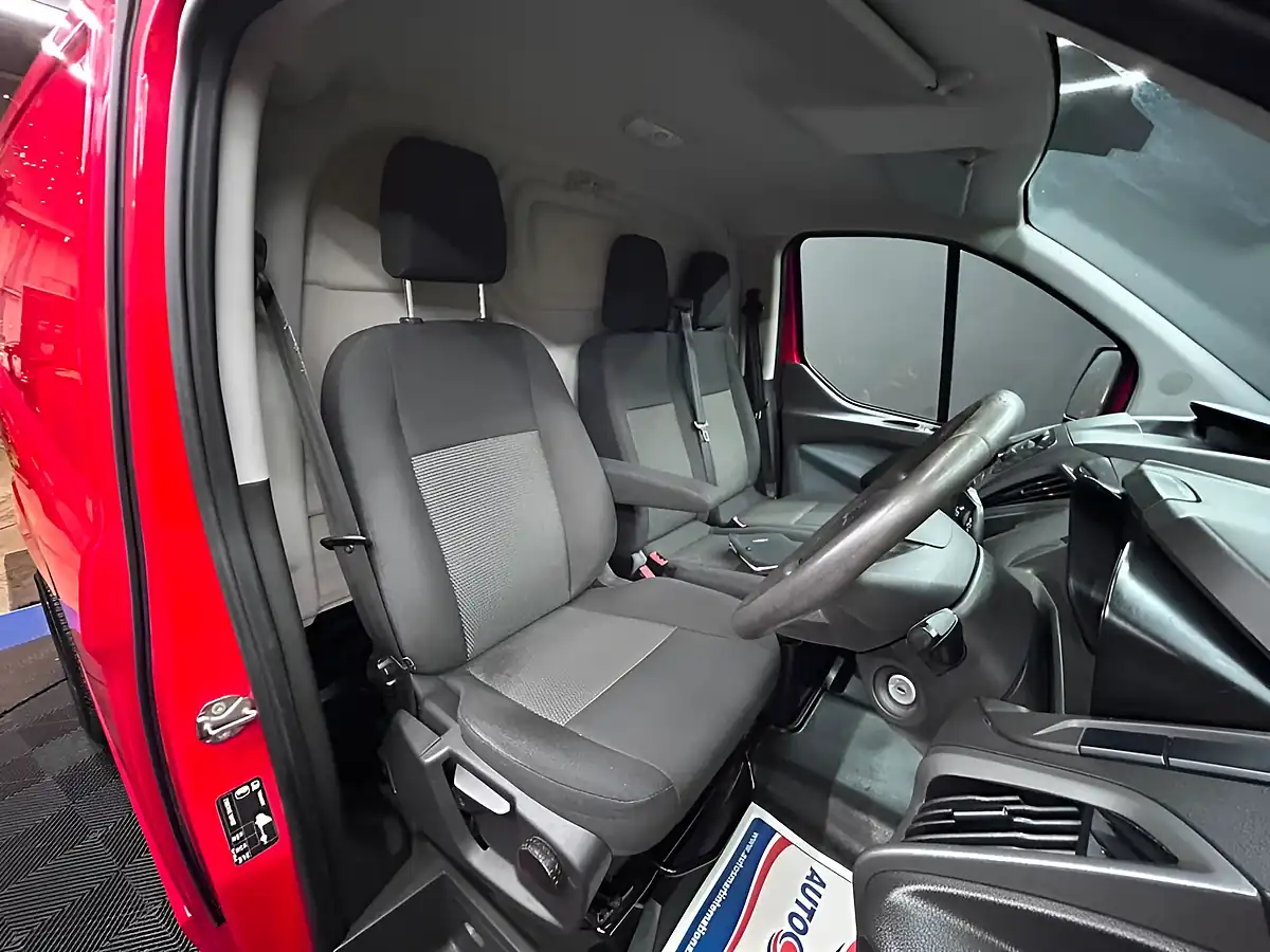 Used 2017 Ford Transit Custom 270 Panel Van Red - Interior and Exterior details 16