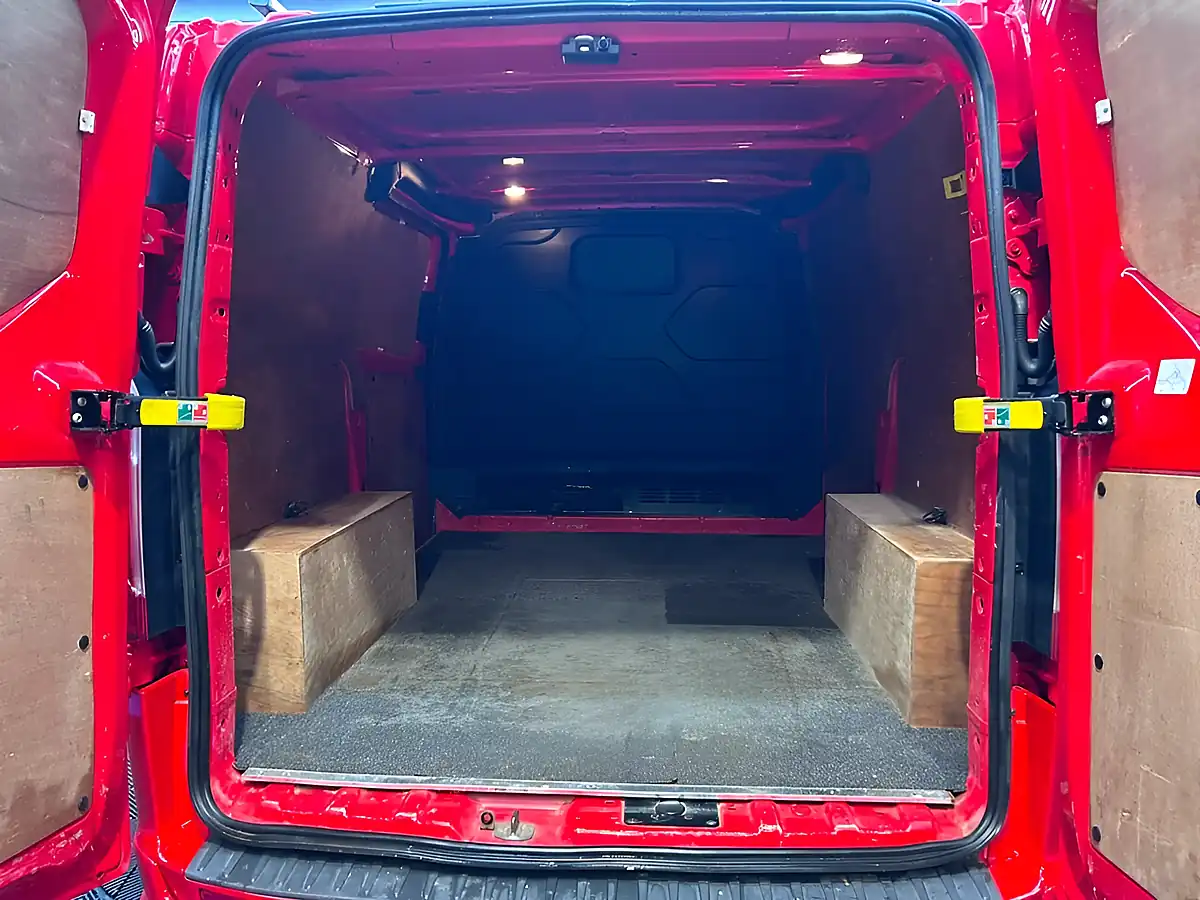 Used 2017 Ford Transit Custom 270 Panel Van Red - Interior and Exterior details 20