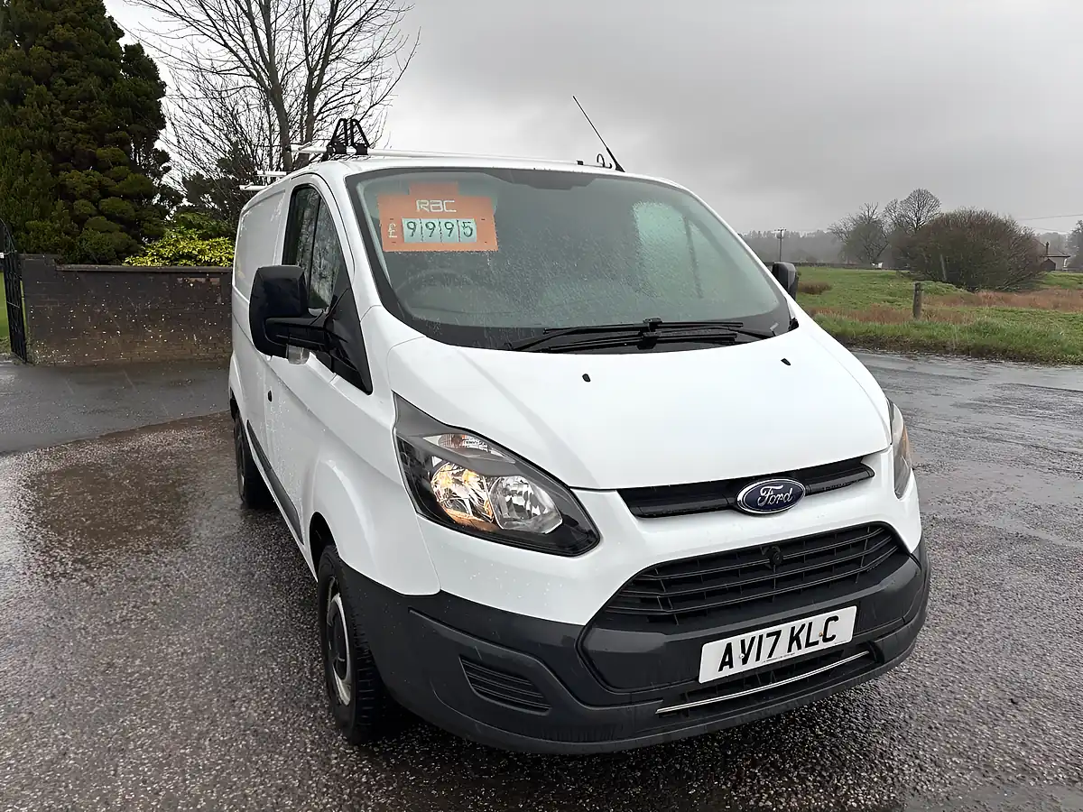 Used 2017 Ford Transit Custom 270 White - Front View