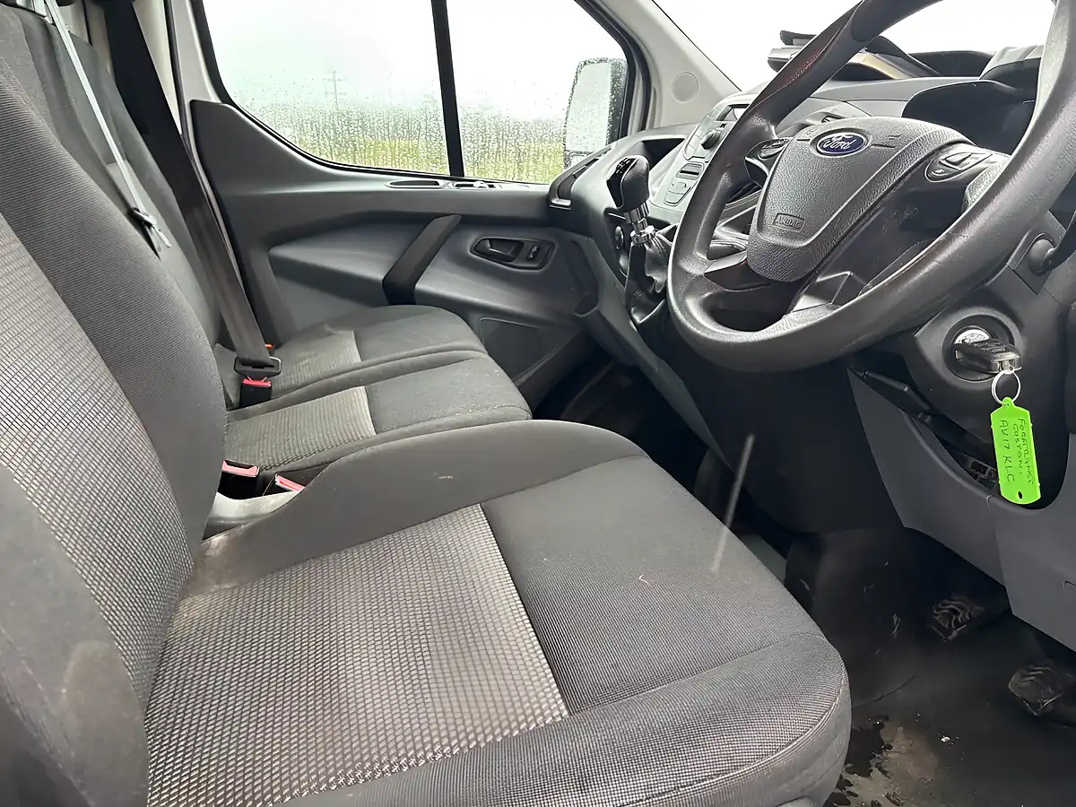 Used 2017 Ford Transit Custom 270 White - Interior and Exterior details 10