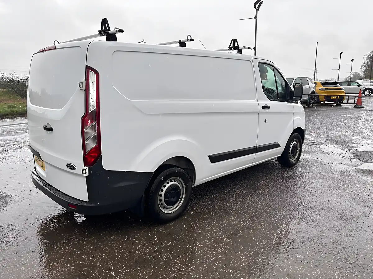 Used 2017 Ford Transit Custom 270 White - Interior and Exterior details 3