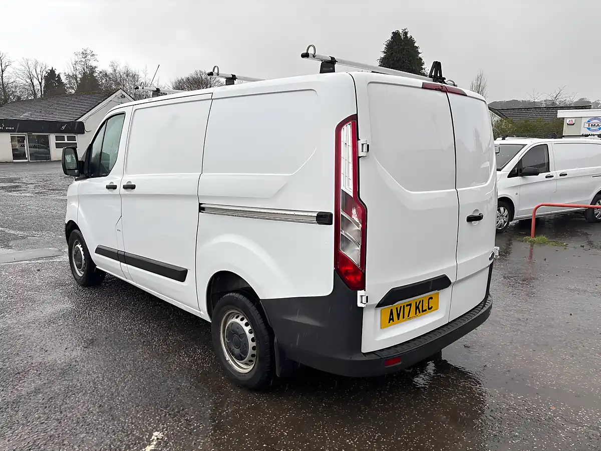 Used 2017 Ford Transit Custom 270 White - Interior and Exterior details 5