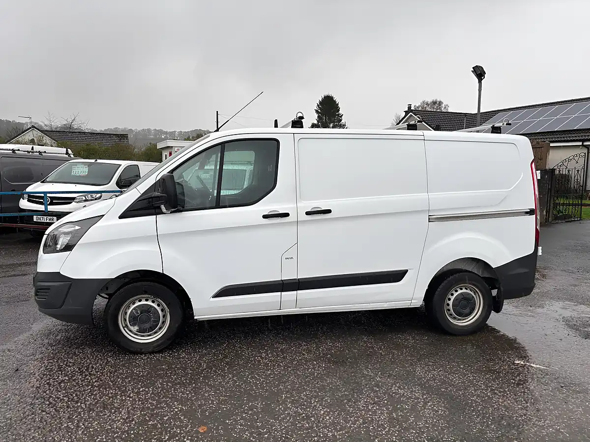 Used 2017 Ford Transit Custom 270 White - Interior and Exterior details 6