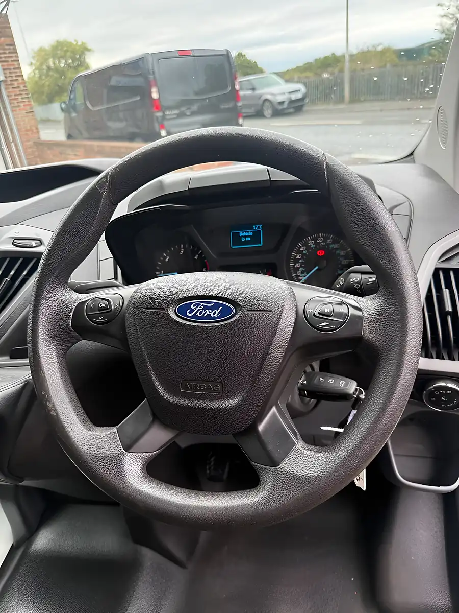 Used 2017 Ford Transit Custom 290 L1 H1 White - Interior and Exterior details 17