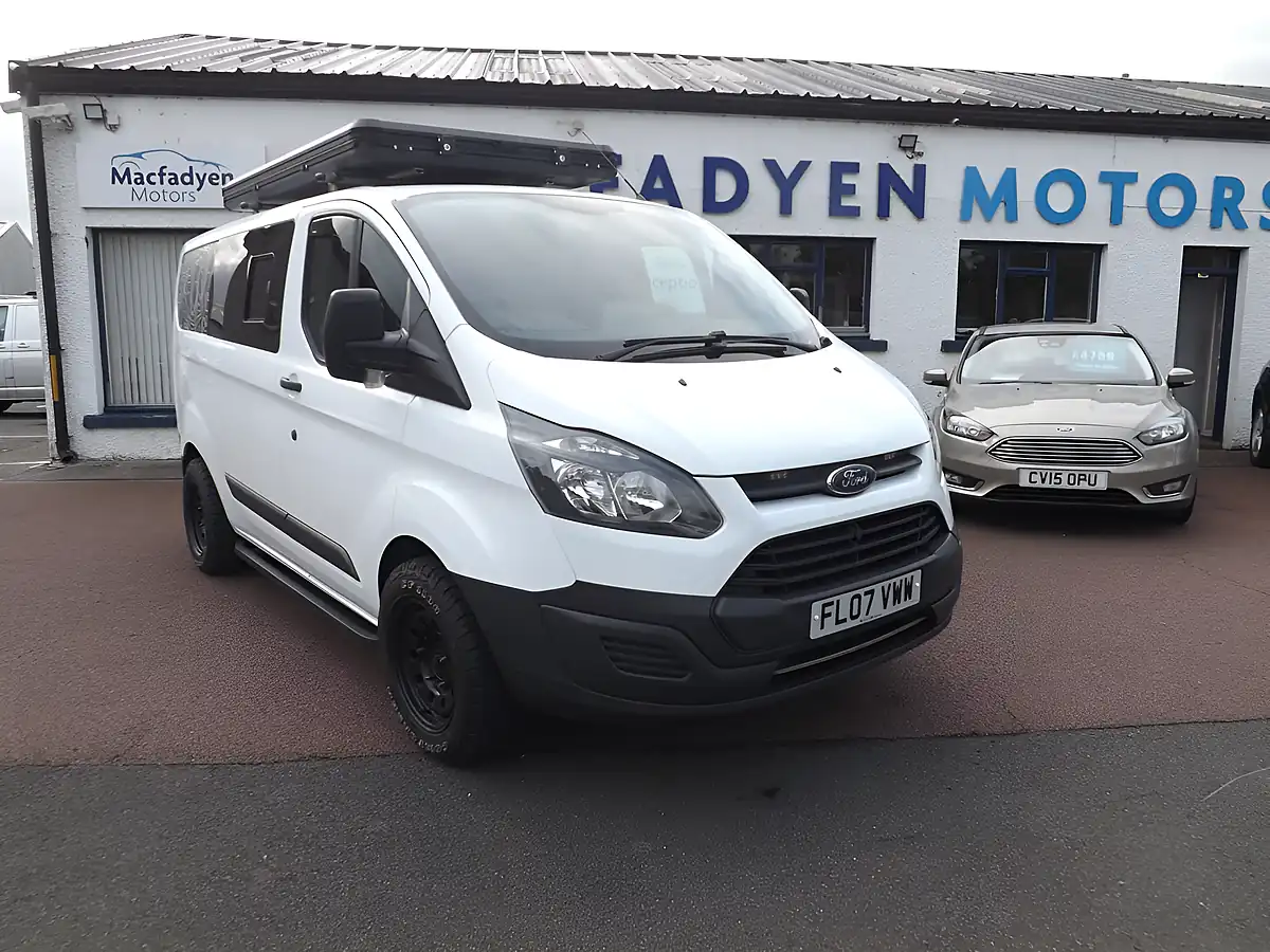 Used 2017 Ford Transit Custom 290 Panel Van White - Front View