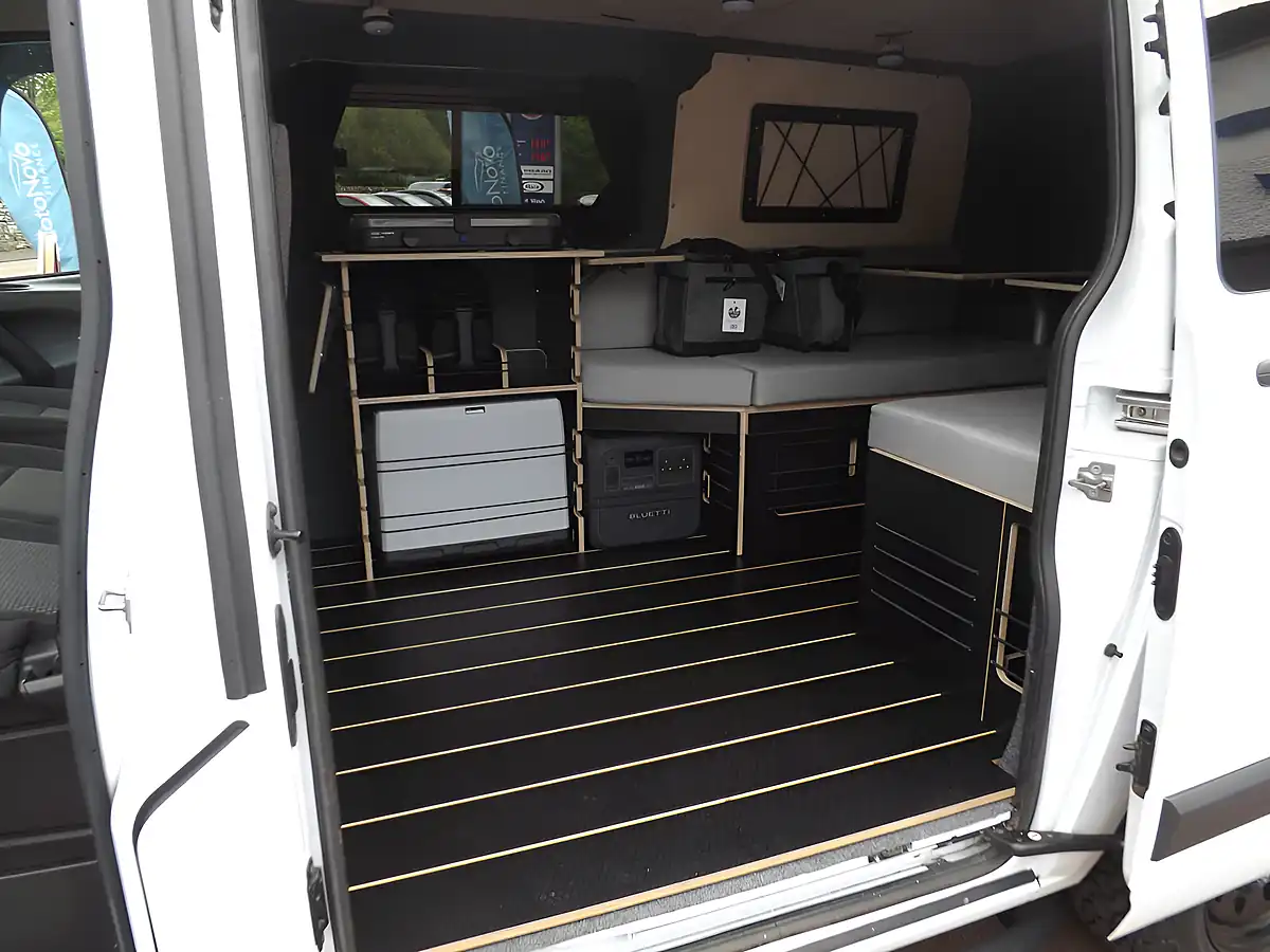 Used 2017 Ford Transit Custom 290 Panel Van White - Interior and Exterior details 13