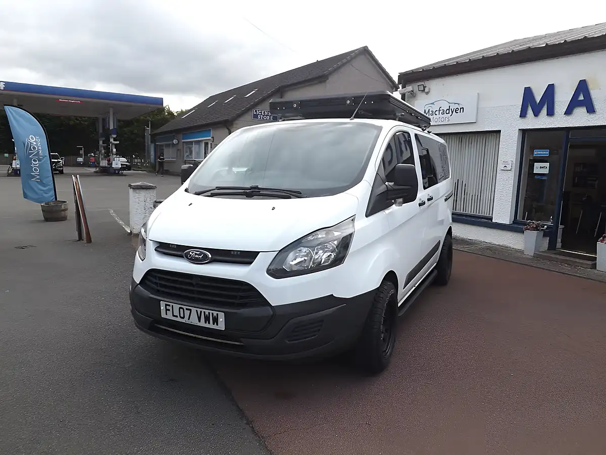 Used 2017 Ford Transit Custom 290 Panel Van White - Interior and Exterior details 4