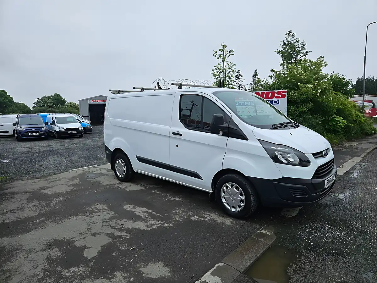 Used 2017 Ford Transit Custom 290 Swb White - Front View