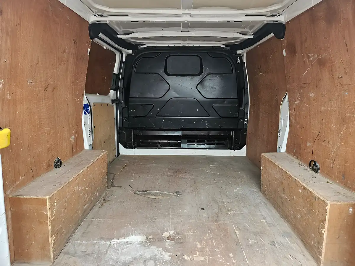 Used 2017 Ford Transit Custom 290 Swb White - Interior and Exterior details 10