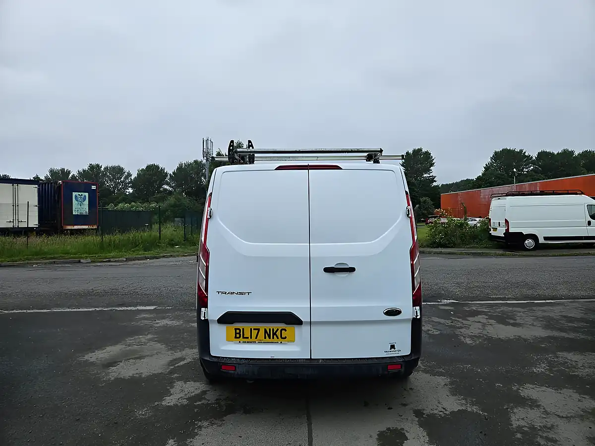 Used 2017 Ford Transit Custom 290 Swb White - Interior and Exterior details 7