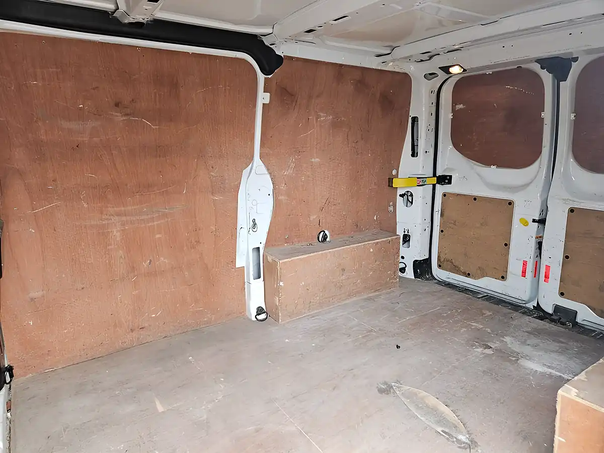 Used 2017 Ford Transit Custom 290 Swb White - Interior and Exterior details 9