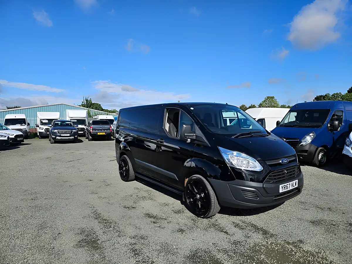 Used 2017 Ford Transit Custom 310 Panel Van L1 H1 White - Front View