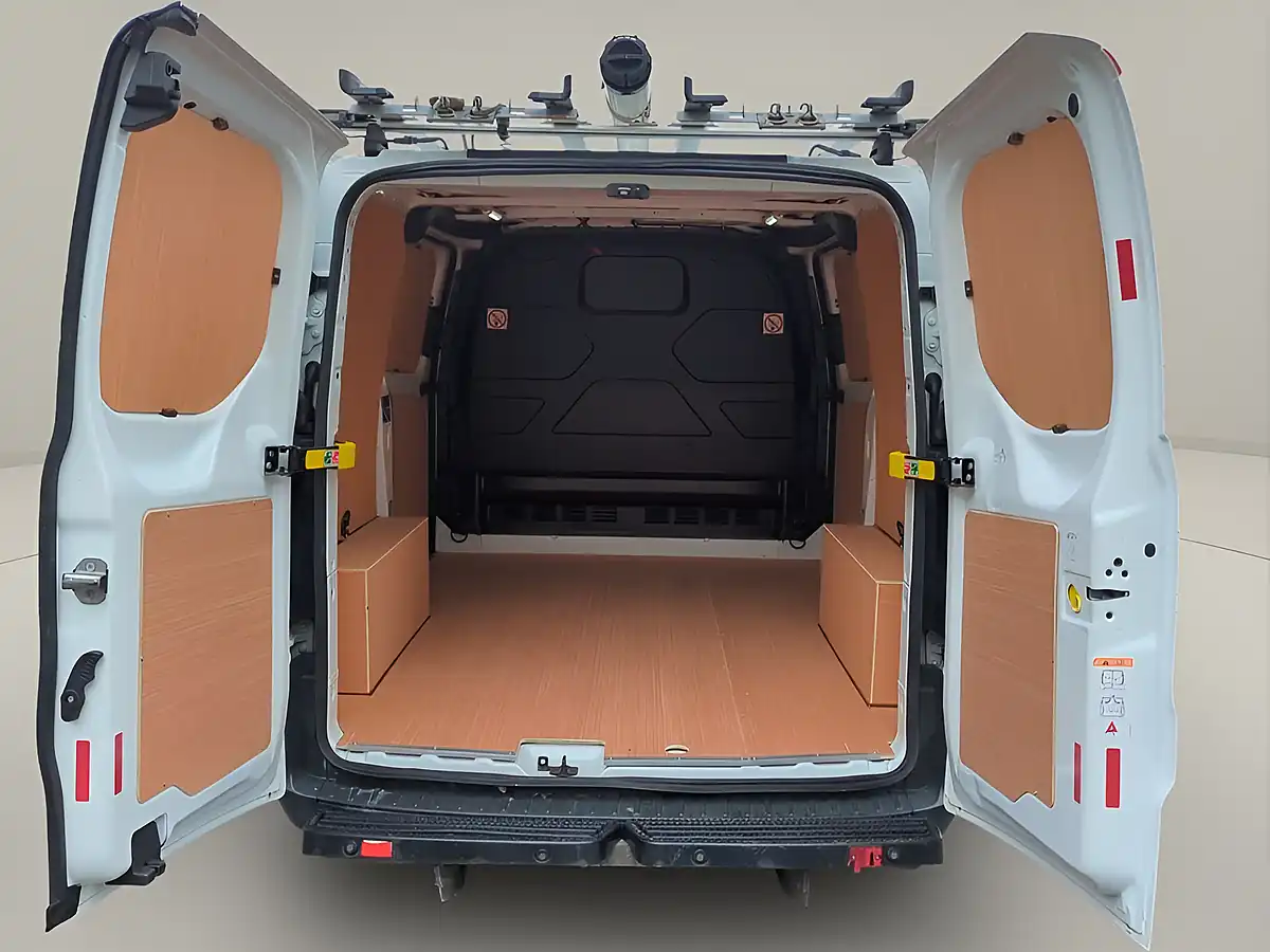 Used 2017 Ford Transit Custom 310 Panel Van L1 H1 White - Interior and Exterior details 12