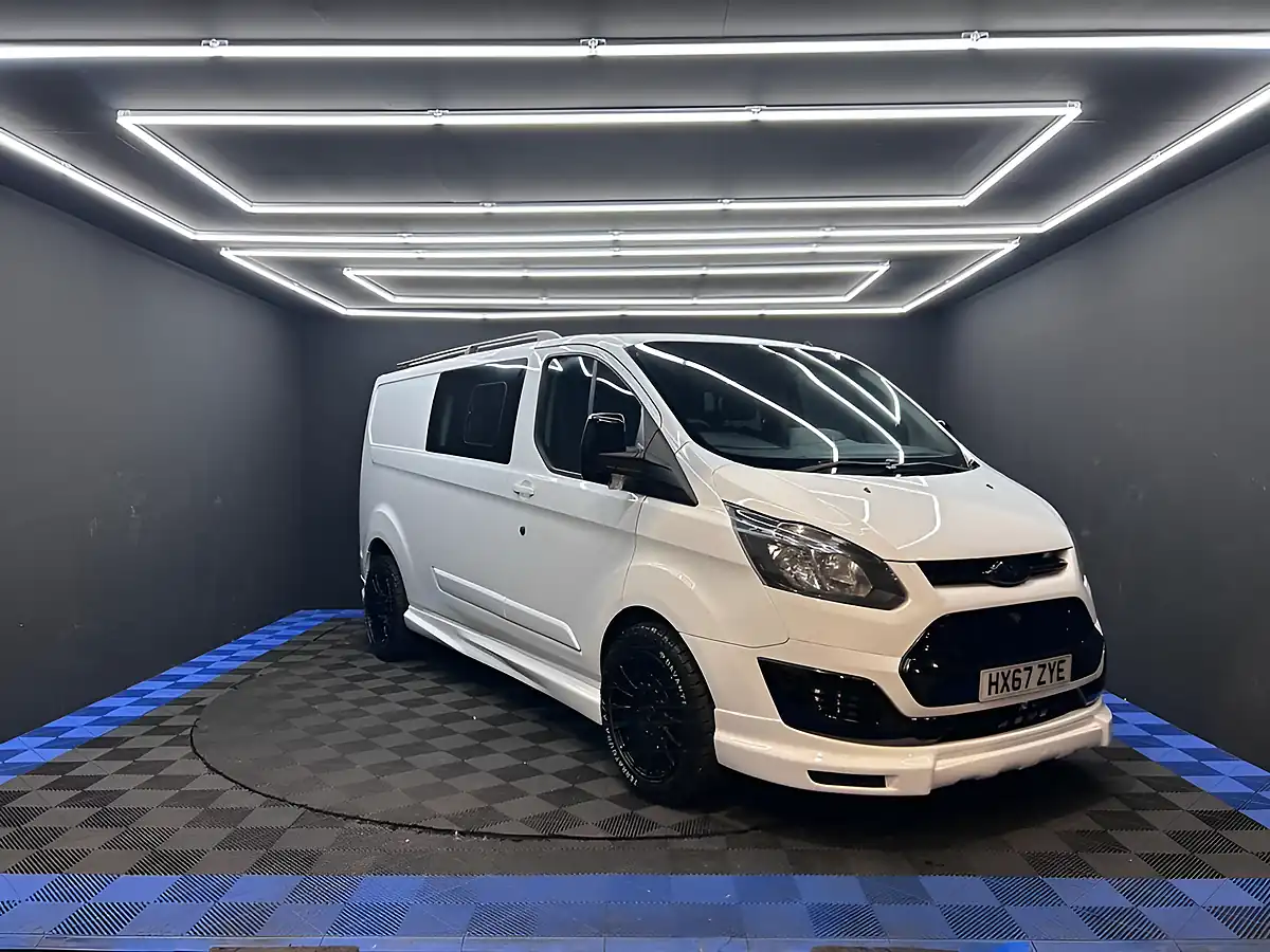 Used 2017 Ford Transit Custom Combi Van White - Front View