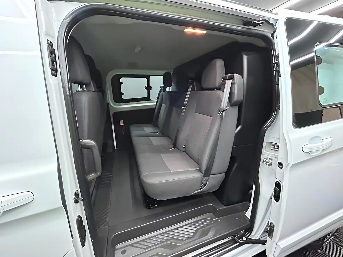 Used 2017 Ford Transit Custom Combi Van White - Interior and Exterior details 18