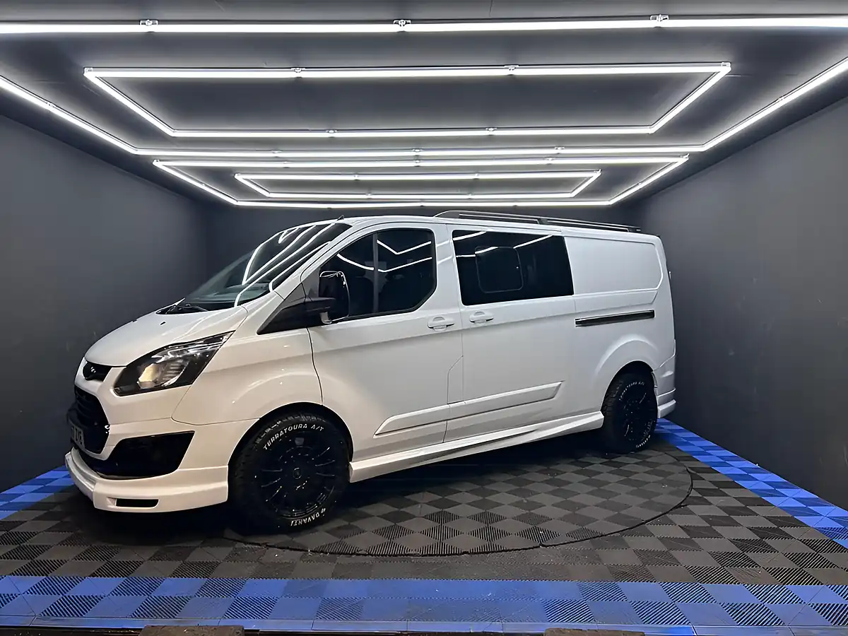 Used 2017 Ford Transit Custom Combi Van White - Interior and Exterior details 7