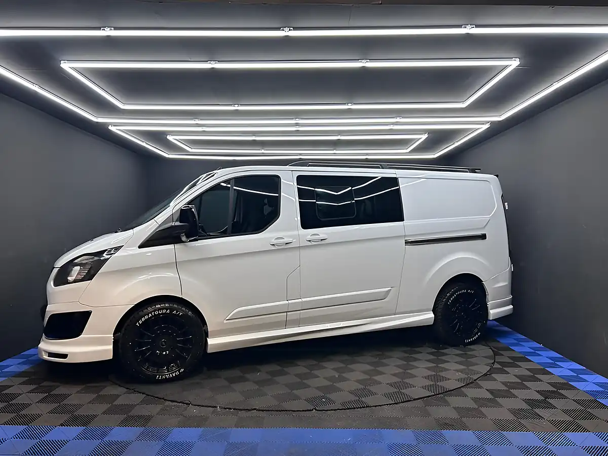 Used 2017 Ford Transit Custom Combi Van White - Interior and Exterior details 8