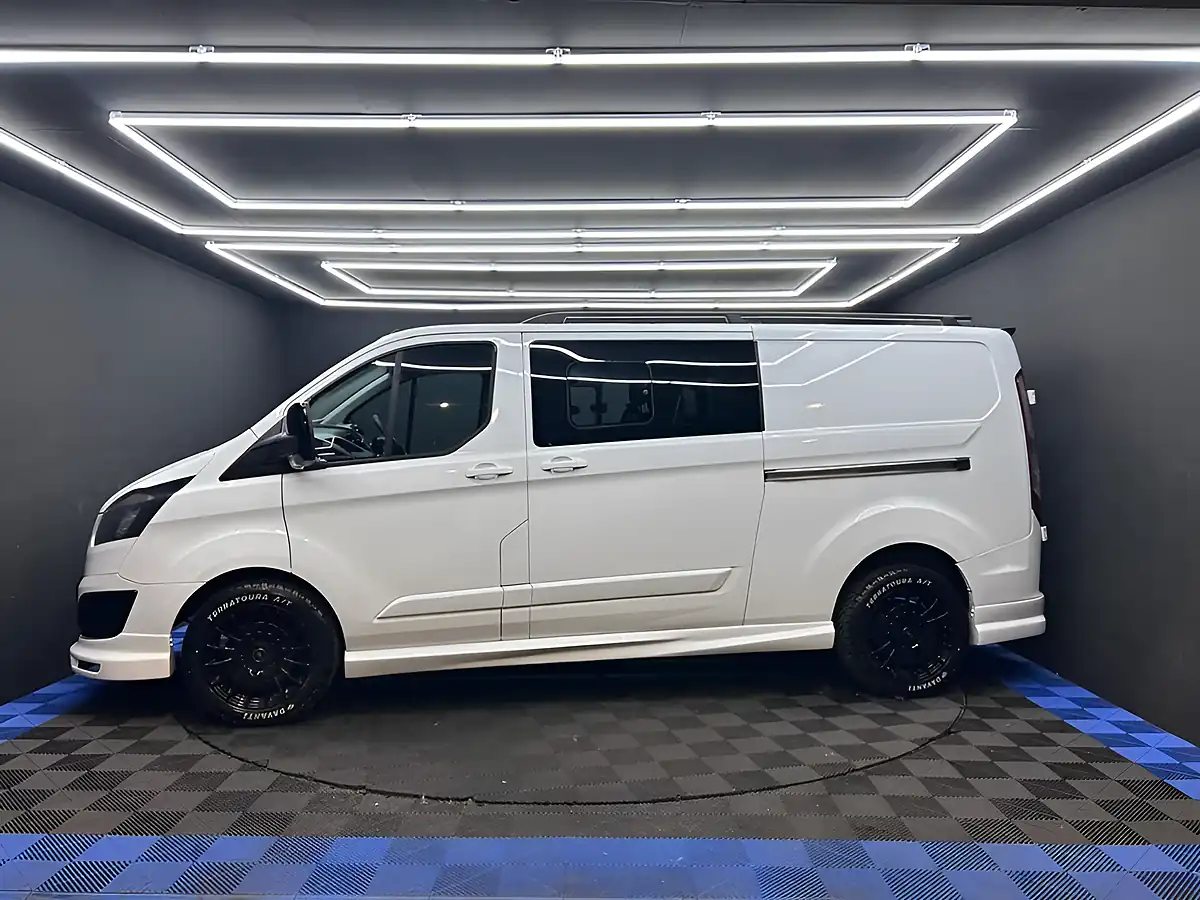 Used 2017 Ford Transit Custom Combi Van White - Interior and Exterior details 9