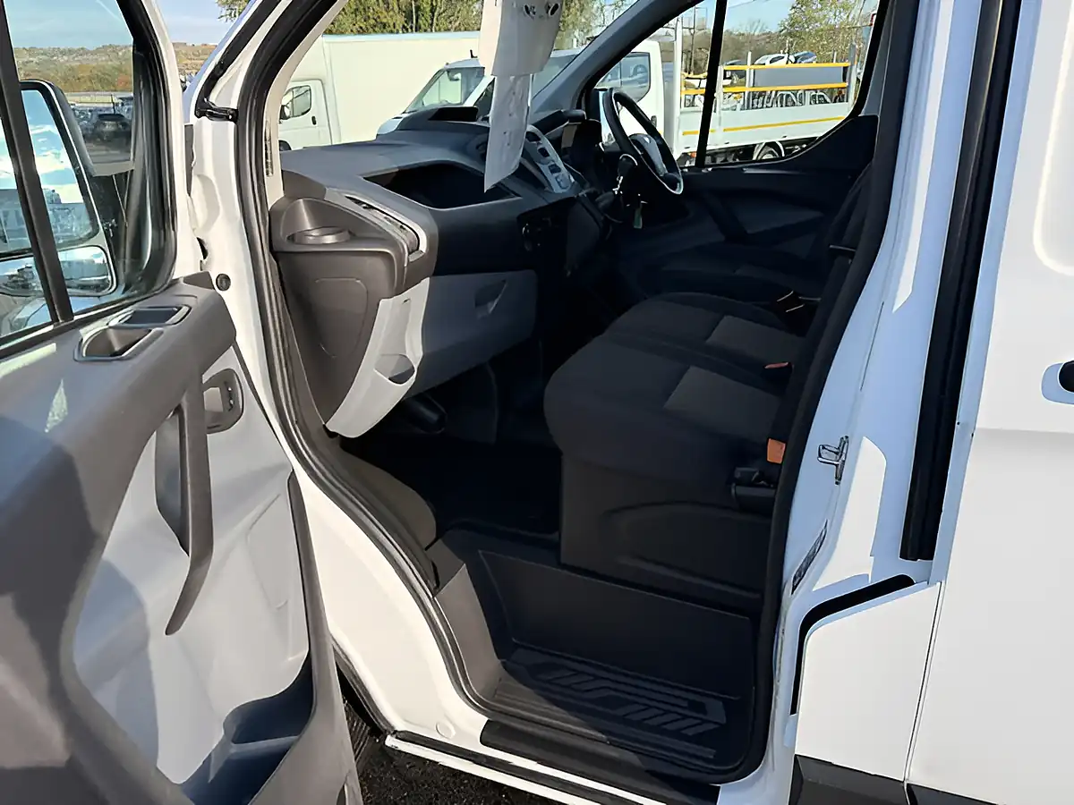 Used 2017 Ford Transit Custom L1 H1 Swb White - Interior and Exterior details 14