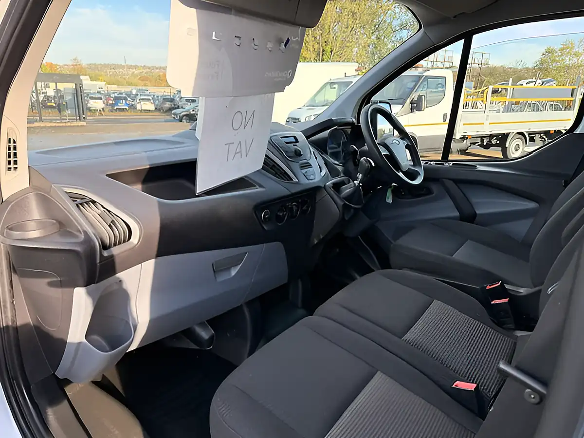 Used 2017 Ford Transit Custom L1 H1 Swb White - Interior and Exterior details 15
