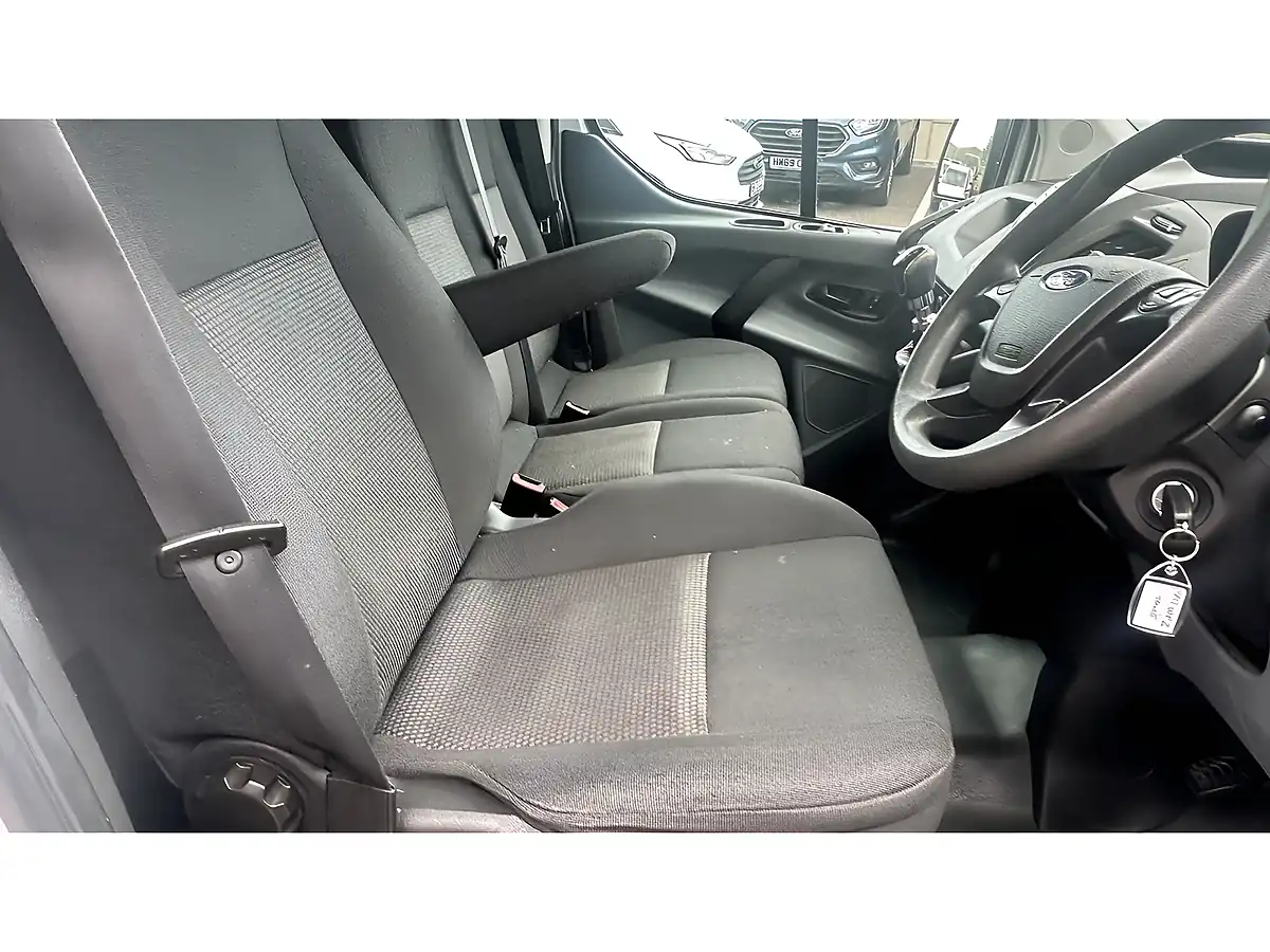 Used 2017 Ford Transit Custom L1H2 Panel Van White - Interior and Exterior details 10