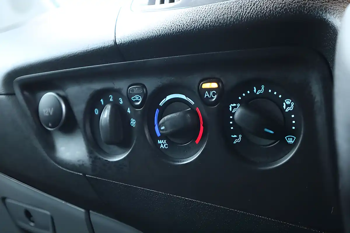 Used 2017 Ford Transit Custom Limited Blue - Interior and Exterior details 18