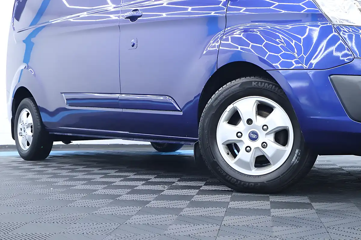 Used 2017 Ford Transit Custom Limited Blue - Interior and Exterior details 3