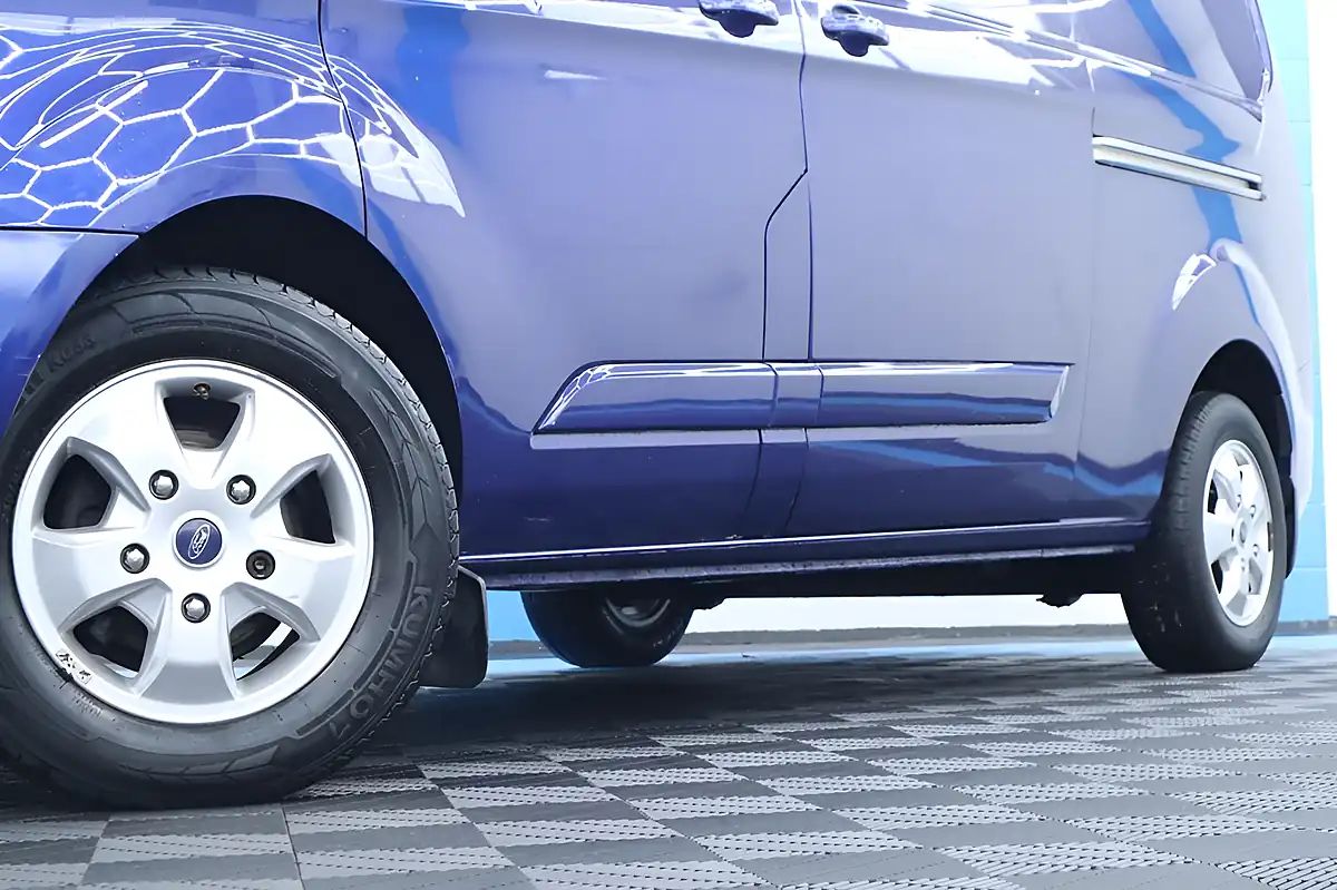 Used 2017 Ford Transit Custom Limited Blue - Interior and Exterior details 7